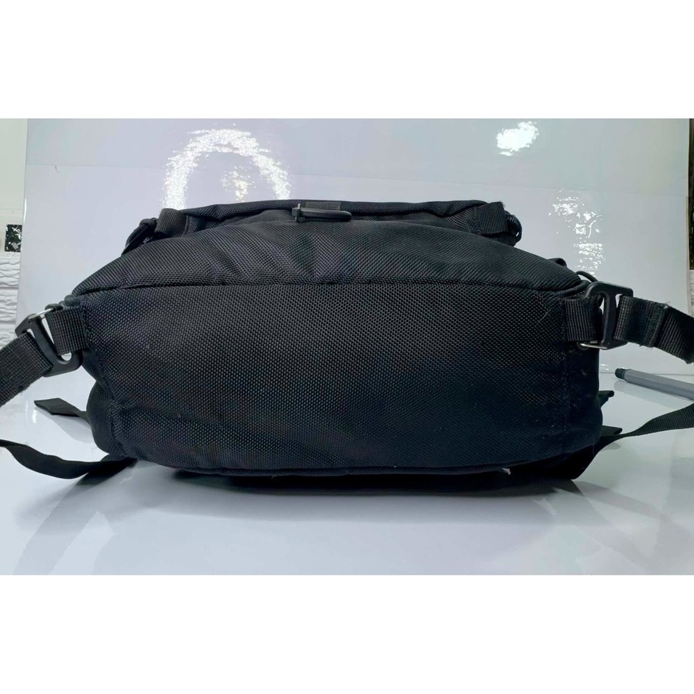 Topo Designs Travel Bag 30L Black Carry On Backpack Convertible Laptop Luggage - Picture 10 of 13
